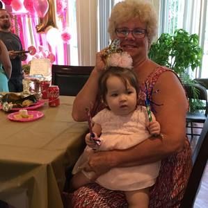 Meet your Posher, Cynthia